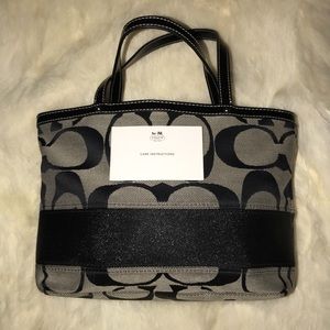 Black COACH Tote 🖤